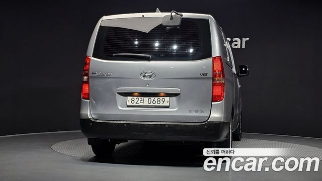 Hyundai Starex Van 3-Seater Style — пробег 125 084 км — фото 4 из 5