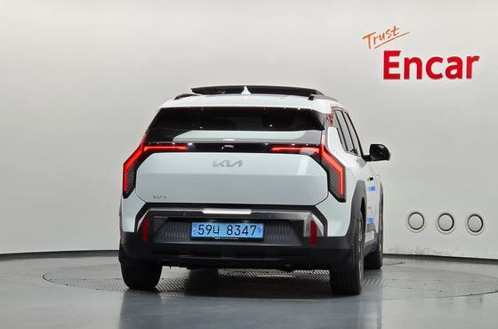 Kia EV3 Long Range 2WD Earth — пробег 12 603 км — фото 4 из 5