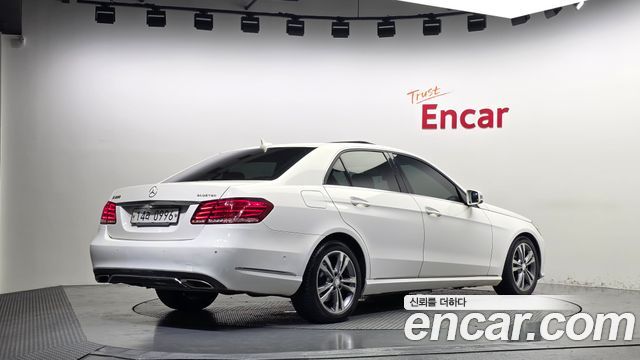 Mercedes-Benz E-Class E220 Bluetec Avantgarde — пробег 170 934 км — фото 2 из 5