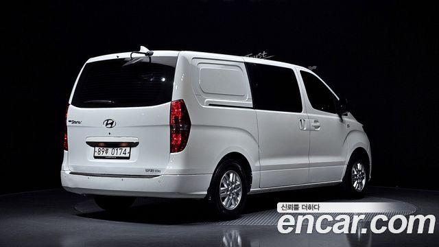 Hyundai Starex Van 5-Seater Smart — пробег 61 228 км — фото 2 из 5