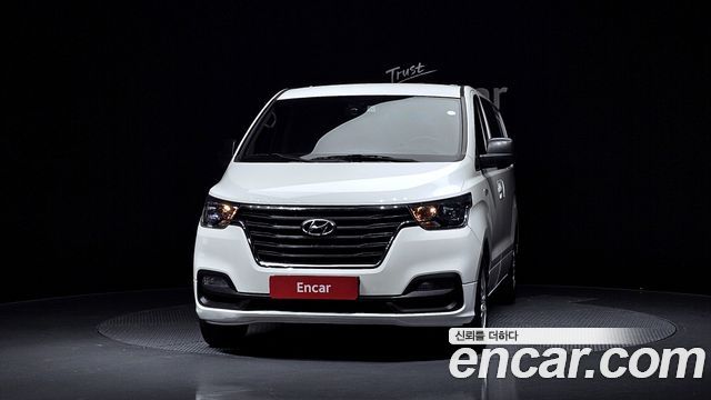 Hyundai Starex Van 5-Seater Smart — пробег 61 228 км — фото 3 из 5