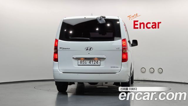 Hyundai Starex Van 3-Seater Smart — пробег 88 860 км — фото 4 из 5