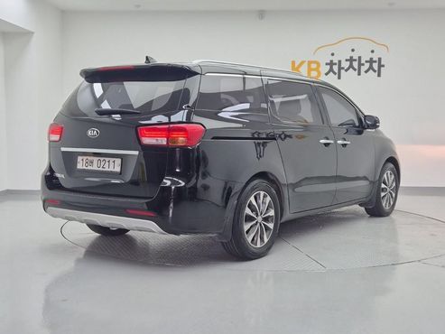 Kia Carnival 9-seater Luxury — пробег 192 065 км — фото 4 из 5