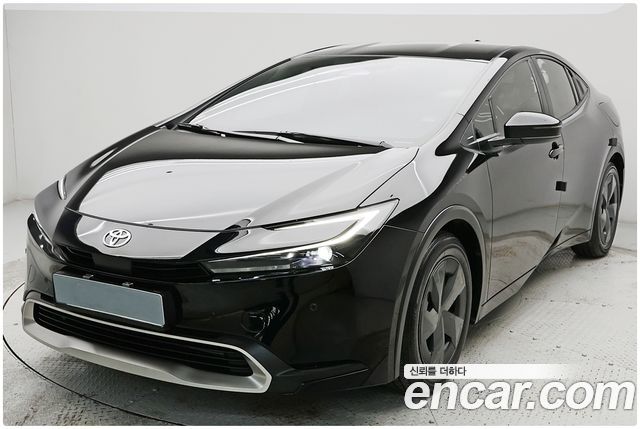 Toyota Prius 2.0 PHEV SE — пробег 6 580 км — фото 1 из 5