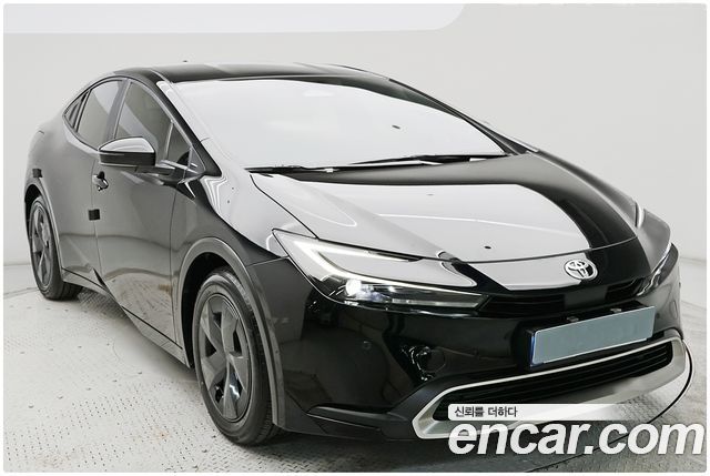 Toyota Prius 2.0 PHEV SE — пробег 6 580 км — фото 3 из 5