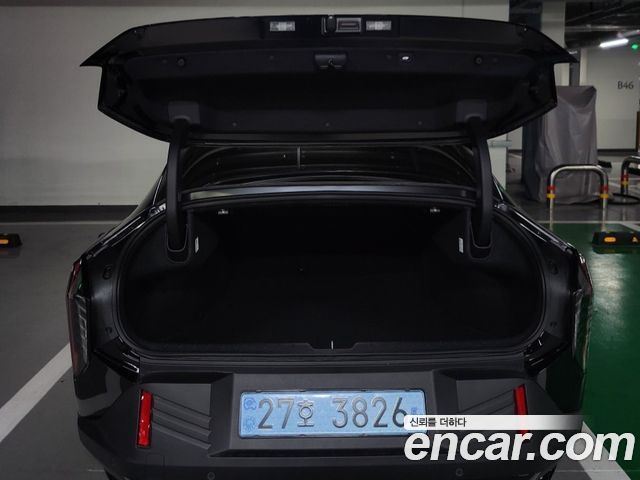 Kia EV4 Standard 2WD Earth — пробег 2 000 км — фото 4 из 5