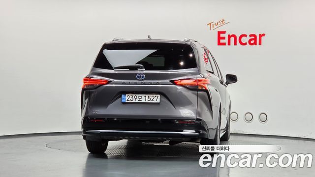 Toyota Sienna 2.5 Hybrid AWD — пробег 58 312 км — фото 4 из 5