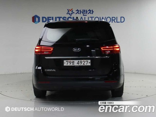 Kia Carnival 11-Seater Prestige — пробег 162 286 км — фото 4 из 5