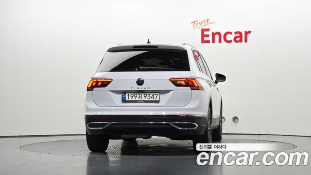 Volkswagen Tiguan 2.0 TDI Premium — пробег 114 516 км — фото 4 из 5