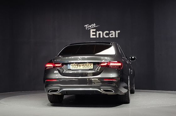 Mercedes-Benz E-Class E350 4MATIC Avantgarde — пробег 90 525 км — фото 4 из 5