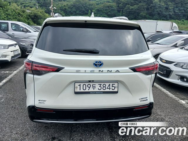 Toyota Sienna 2.5 Hybrid AWD — пробег 103 966 км — фото 4 из 5