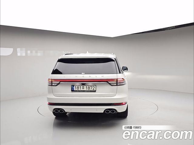 Lincoln Aviator 3.0 RESERVE JET PACKAGE AWD — пробег 40 452 км — фото 4 из 5