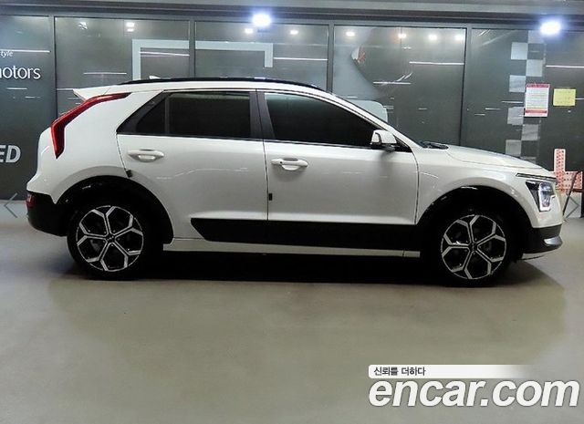 Kia Niro Prestige — пробег 58 078 км — фото 3 из 5