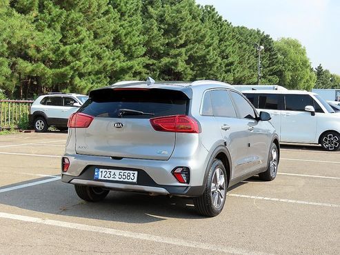 Kia Niro 1.6 HEV Prestige — пробег 127 186 км — фото 4 из 5