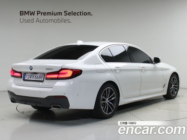 BMW 5-Series 520i M Sport — пробег 88 635 км — фото 2 из 5