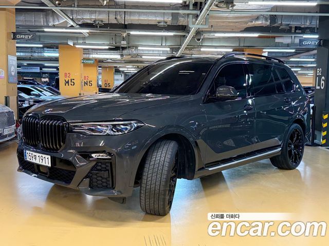 BMW X7 xDrive 40i M Sport Online Exclusive Edition 6 Seater — пробег 48 100 км — фото 1 из 5