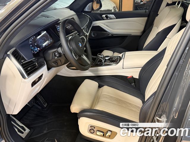 BMW X7 xDrive 40i M Sport Online Exclusive Edition 6 Seater — пробег 48 100 км — фото 5 из 5
