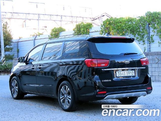 Kia Carnival из Кореи Encar