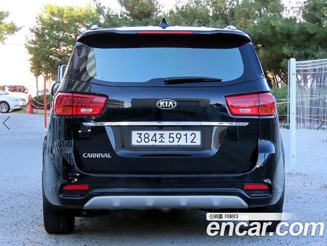 Kia Carnival из Кореи Encar