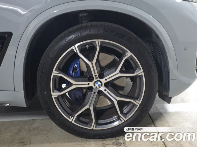 BMW X5 xDrive 40i M Sport — пробег 4 084 км — фото 5 из 5