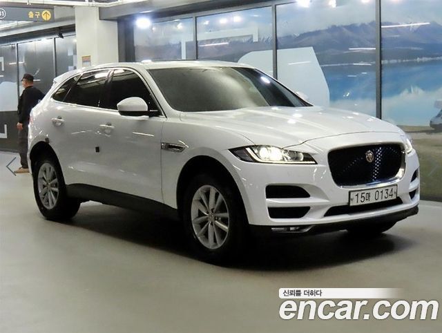 Jaguar F-PACE 20d Portfolio — пробег 205 209 км — фото 1 из 5