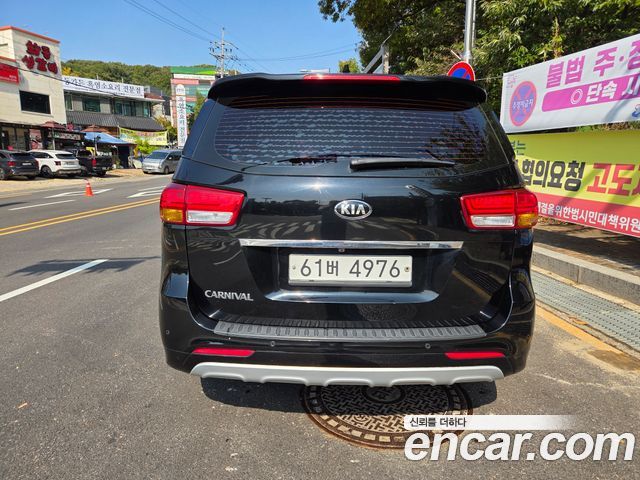 Kia Carnival 9-seater Prestige — пробег 174 000 км — фото 4 из 5