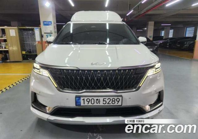 Kia Carnival Diesel 9-Seater Hi-Limousine Signature — пробег 174 014 км — фото 1 из 5