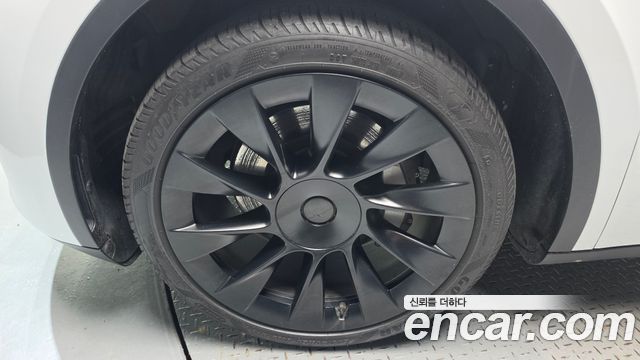 Tesla Model Y RWD — пробег 91 843 км — фото 5 из 5