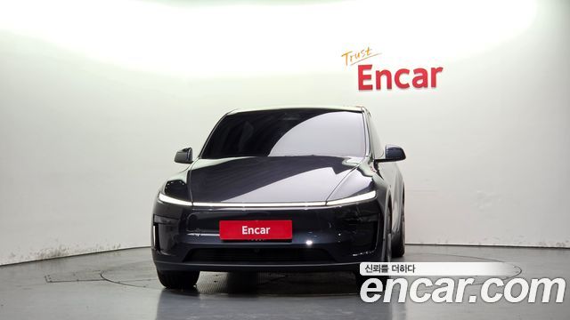 Tesla Model Y Premium Long Range AWD — пробег 9 789 км — фото 3 из 5