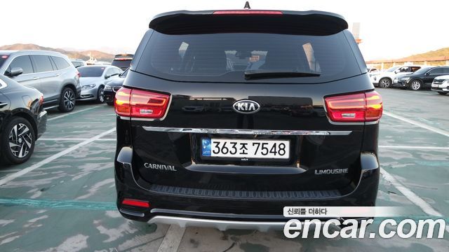 Kia Carnival 7-Seater Limousine President — пробег 86 000 км — фото 4 из 5