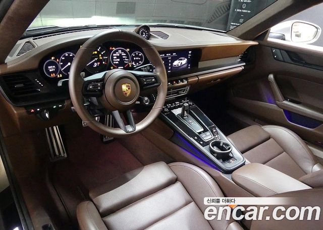 Porsche 911 Carrera 4 GTS — пробег 7 700 км — фото 5 из 5