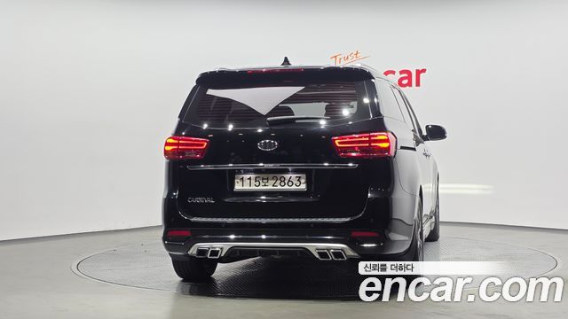 Kia Carnival из Кореи Encar