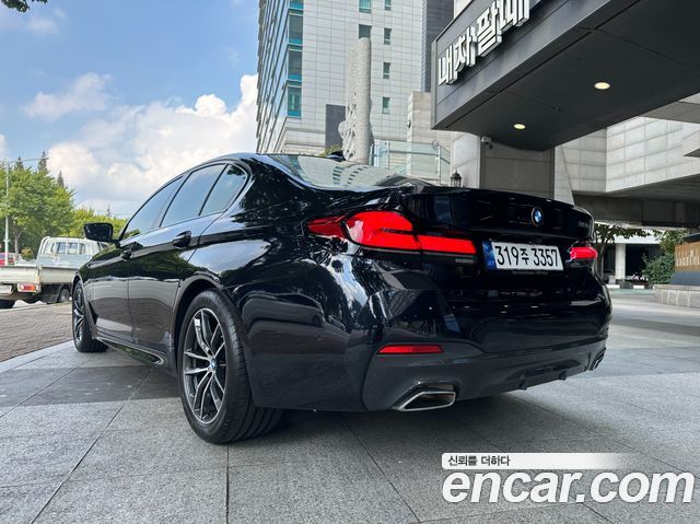 BMW 5-Series 520i M Sport — пробег 32 000 км — фото 2 из 5