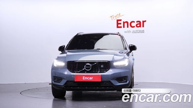 Volvo XC40 T4 R-Design — пробег 89 379 км — фото 3 из 5