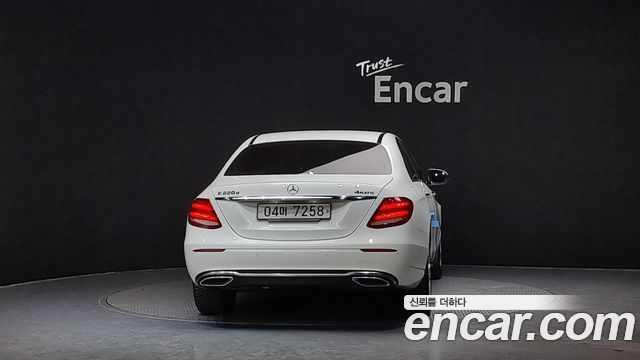 Mercedes-Benz E-Class из Кореи Encar