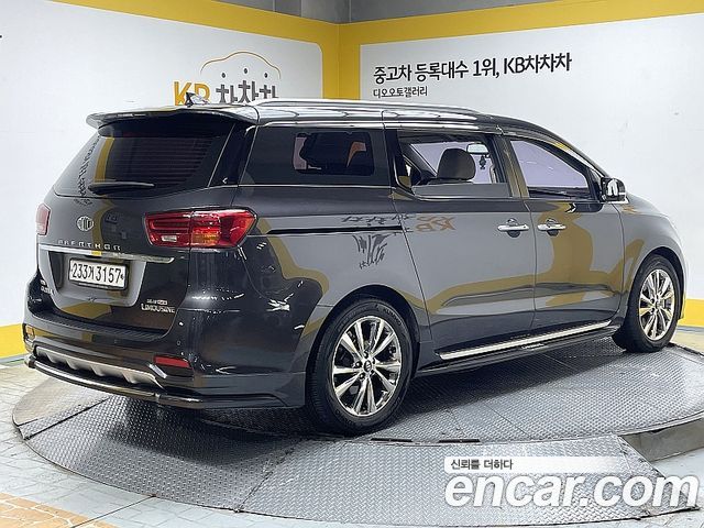 Kia Carnival из Кореи Encar