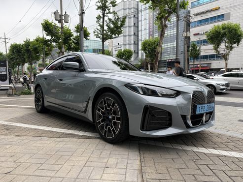 BMW i4 eDrive40 M Sports — пробег 1 324 км — фото 2 из 5