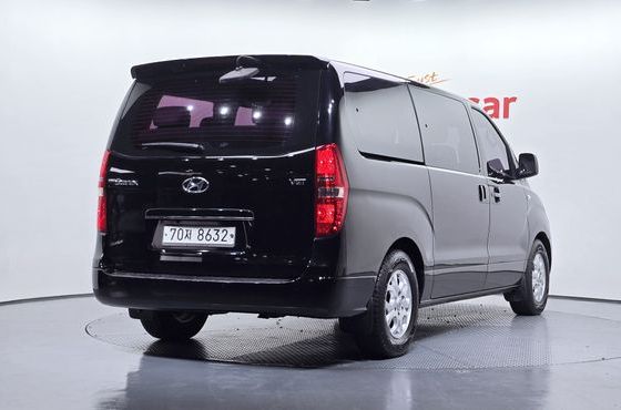 Hyundai Starex 12-Seater Wagon CVX Luxury — пробег 129 092 км — фото 2 из 5