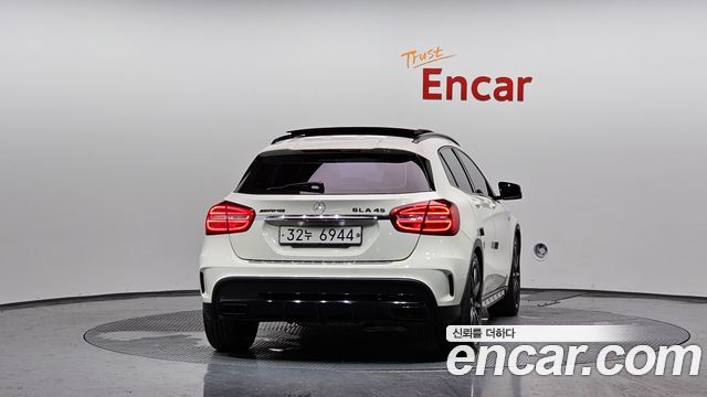 Mercedes-Benz GLA-Class GLA45 AMG 4MATIC — пробег 97 400 км — фото 4 из 5