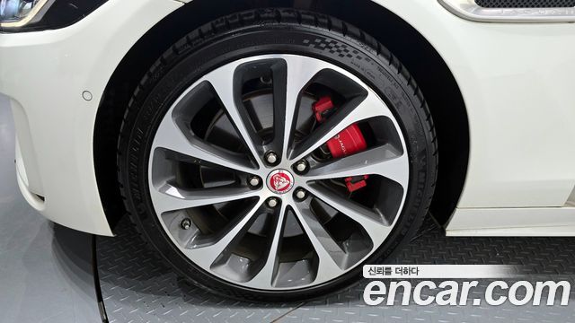 Jaguar XE из Кореи Encar