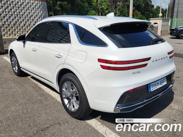 Genesis GV70 2.5T Gasoline 2WD — пробег 450 км — фото 3 из 5