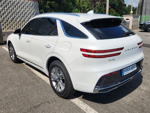 Genesis GV70 2.5T Gasoline 2WD — пробег 450 км — фото 3 из 5