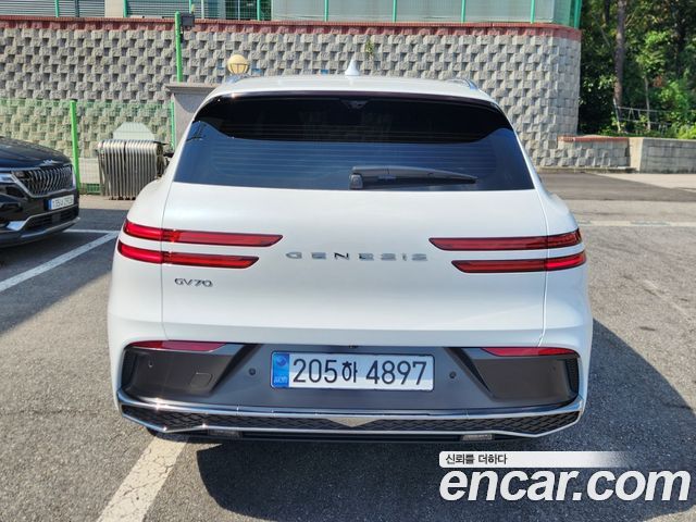 Genesis GV70 2.5T Gasoline 2WD — пробег 450 км — фото 4 из 5