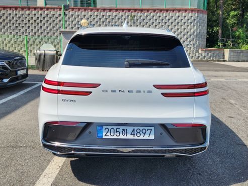 Genesis GV70 2.5T Gasoline 2WD — пробег 450 км — фото 4 из 5