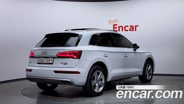 Audi Q5 45 TFSI Quattro Premium — пробег 14 669 км — фото 2 из 5