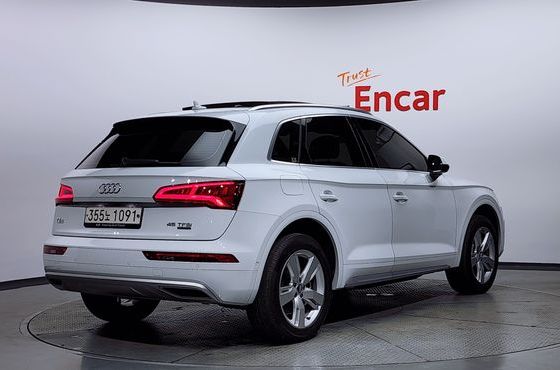 Audi Q5 45 TFSI Quattro Premium — пробег 14 669 км — фото 2 из 5