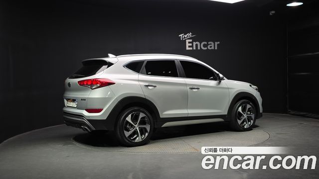 Hyundai Tucson Diesel 2.0 2WD Extreme Edition — пробег 87 048 км — фото 2 из 5