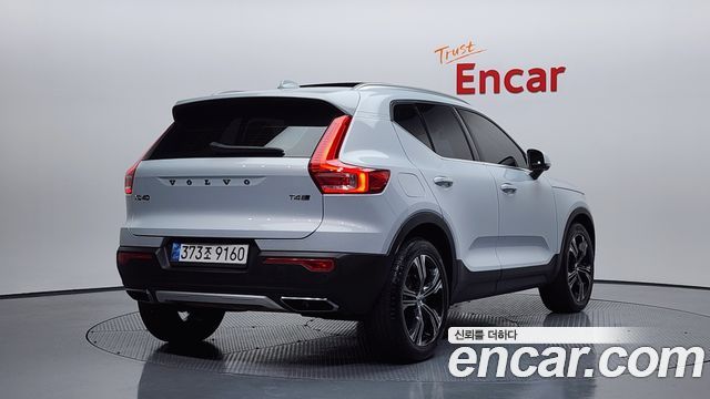 Volvo XC40 T4 Inscription — пробег 97 720 км — фото 2 из 5