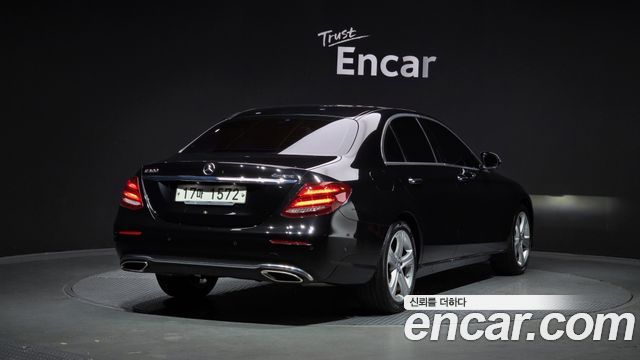 Mercedes-Benz E-Class из Кореи Encar
