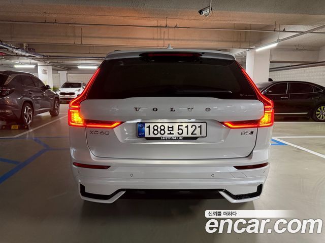 Volvo XC60 B5 Ultra Dark Air Sus — пробег 465 км — фото 4 из 5